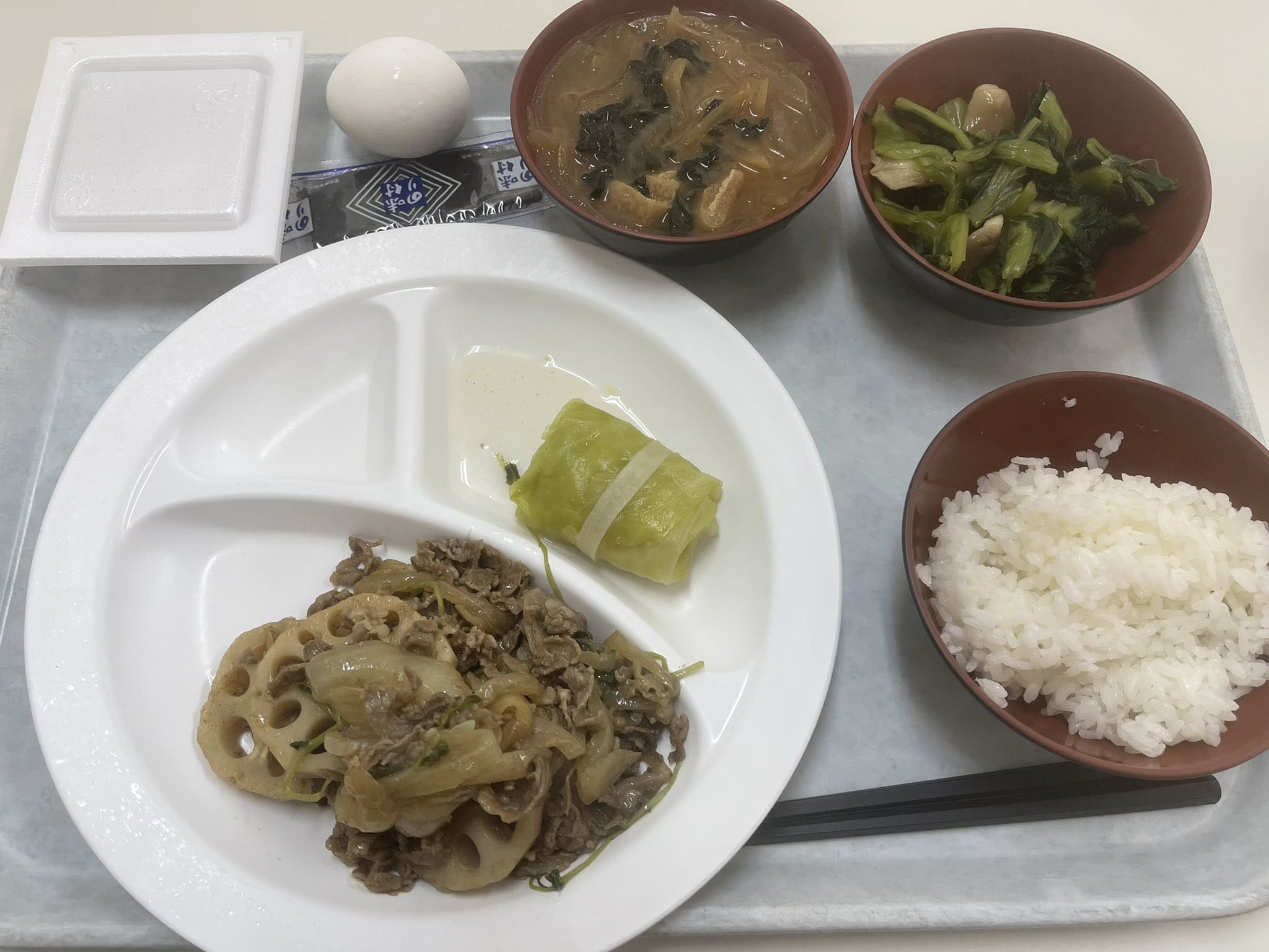 三菱自動車の寮の食事画像